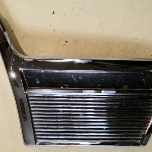 1965 Oldsmobile 88krom framskärm höger Erbjudandepris