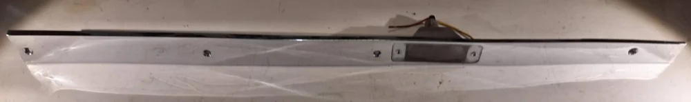 1959Chrysler NewYorker krom instrumentbrädan med kartläsarlampan Fynd