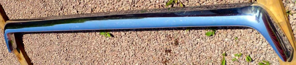 1960 Oldsmobilestötfångare bak . ObsEndast hämtning! Endast idag