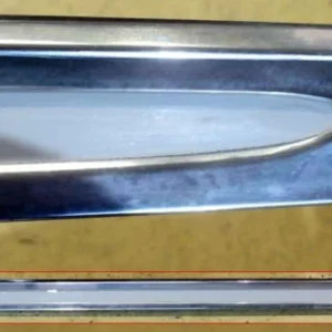 1965 Plymouth Fury krom list framskärm (liten skada se bild)höger Fynd