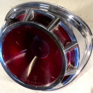 1963 Chryslerbaklampa höger Sänkt pris