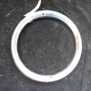 1957 DeSoto Firesweep headlight door right Handla nu