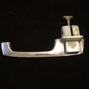 Utförsäljning 1966 Cadillac doorhandle rear right