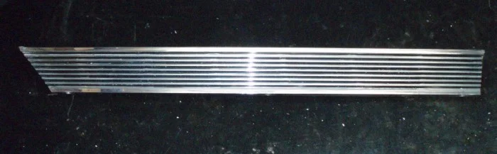 1964 Buick Wildcat 4dr chrome behind the rear wheel left Rabatt