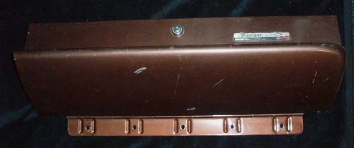 1961 Dodge glove compartment door Endast idag