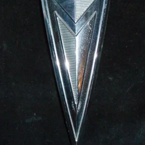 1963 Pontiac Bonneville hood emblem Lågt pris