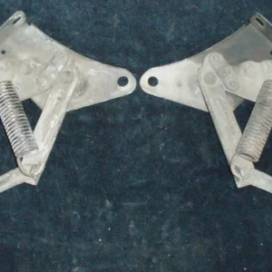 1964 Buick Wildcat hood hinge pair Kampanj