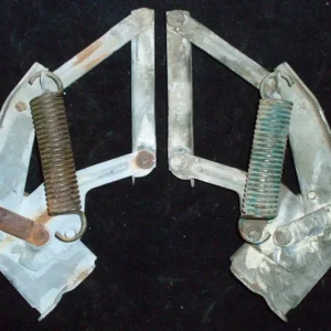 1959 Buick hood hinge pair Begränsat antal