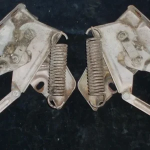 1961 Dodge hood hinge pair Handla nu