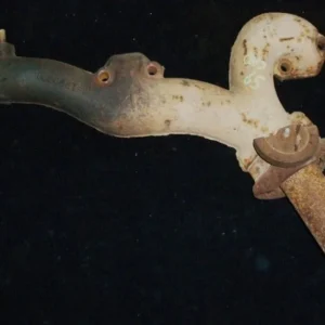 1959 Cadillac 390 exhaust manifold left (stuck gate) 1464237 Begränsat antal
