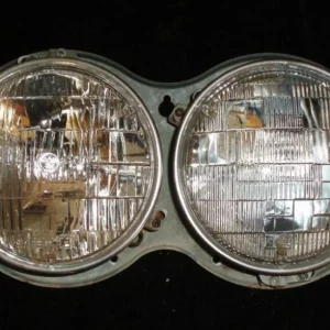 1959 Plymouth headlight pot left Endast idag