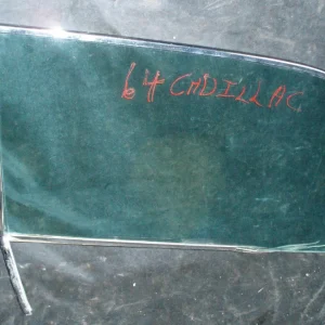 1964 Cadillac 4dr ht side window front right Nedsatt pris