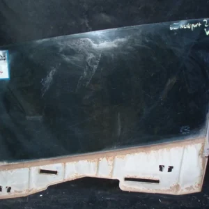 1962 Chrysler Newport 2dr side window front left Erbjudande