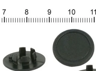 Trygg betalning Plug, Rear Fender Seat Hole Various 97-23 Softail, Dyna, Flt/Touring,